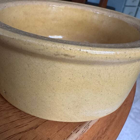 Vintage Small DOG Food Feeder Bowl Crock Pottery Dish Tan RRP? Unstamped - Picture 10 of 12